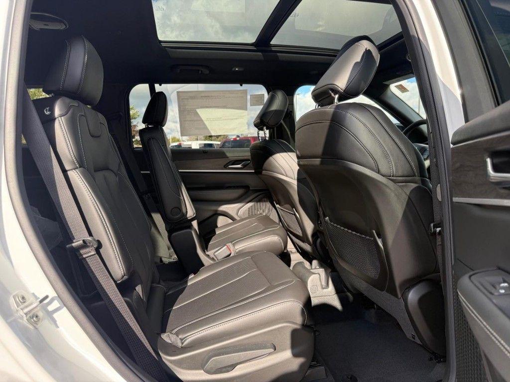 new 2025 Jeep Grand Cherokee L car, priced at $50,524