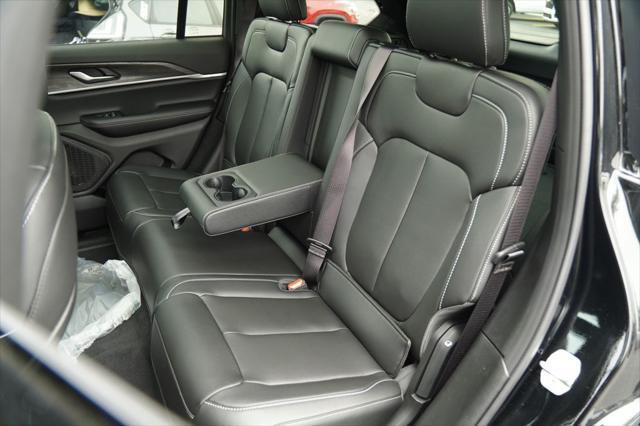 new 2025 Jeep Grand Cherokee car, priced at $46,036