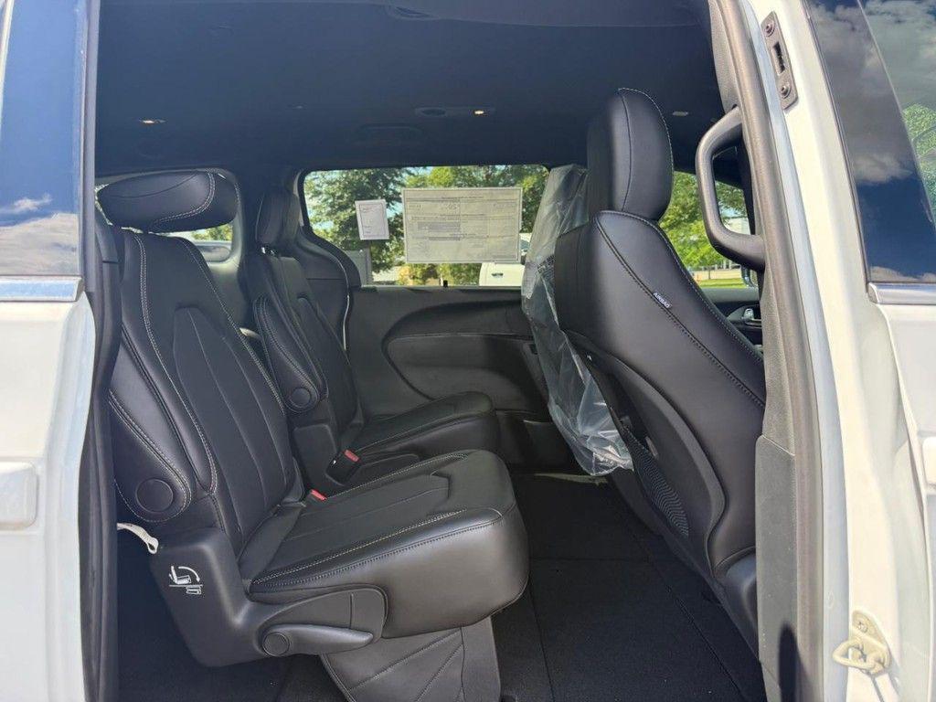 new 2026 Chrysler Pacifica car, priced at $43,996
