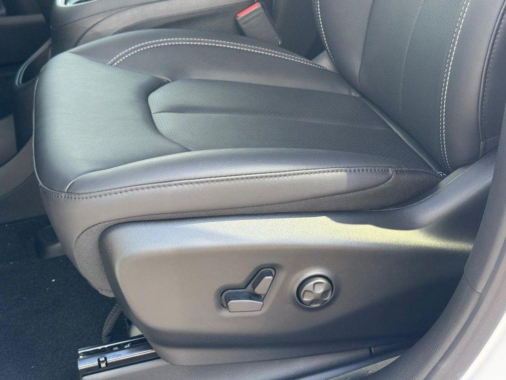 new 2026 Chrysler Pacifica car, priced at $43,996