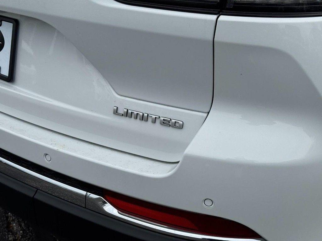 new 2025 Jeep Grand Cherokee car, priced at $46,982