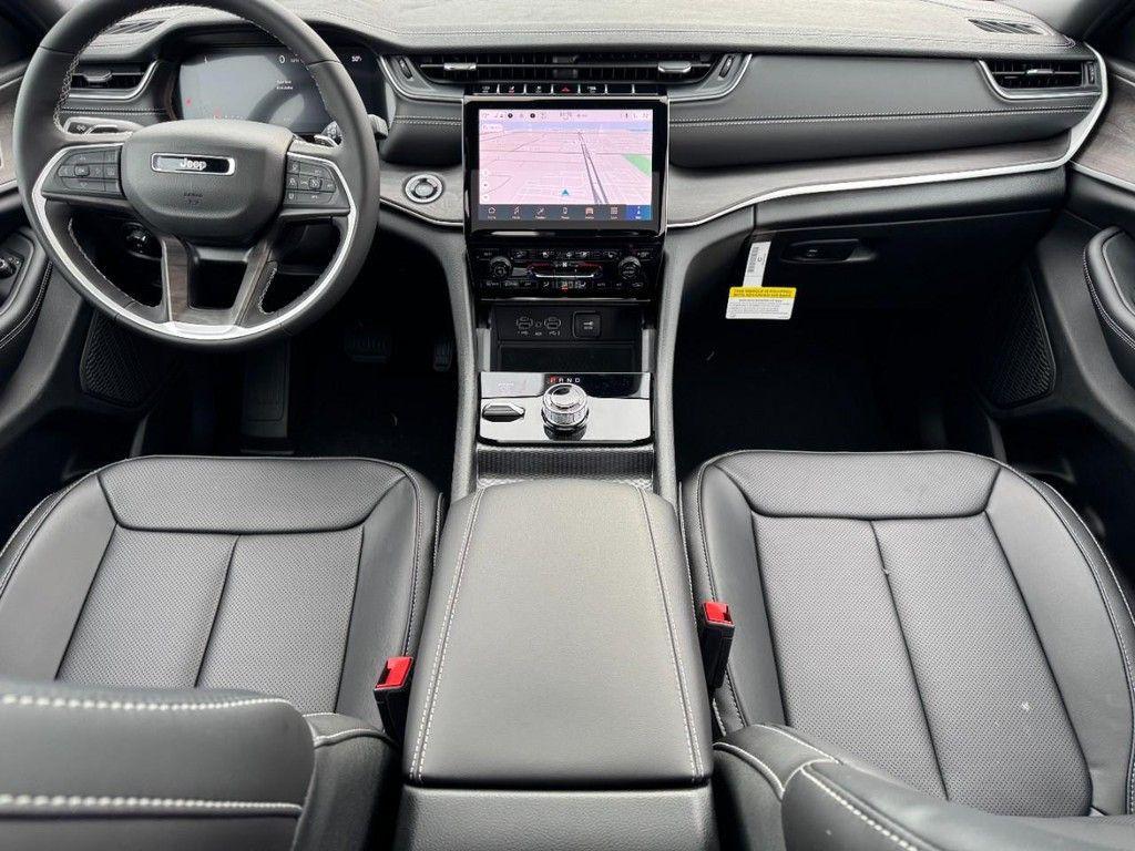 new 2025 Jeep Grand Cherokee car, priced at $46,982