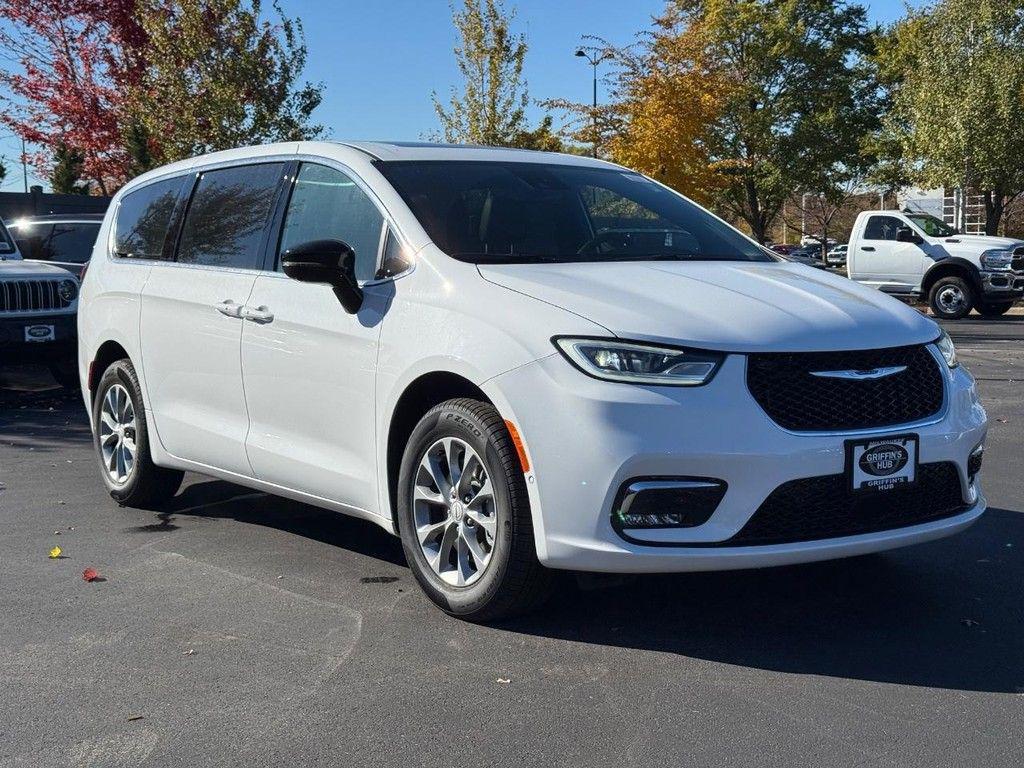 new 2026 Chrysler Pacifica car, priced at $45,877