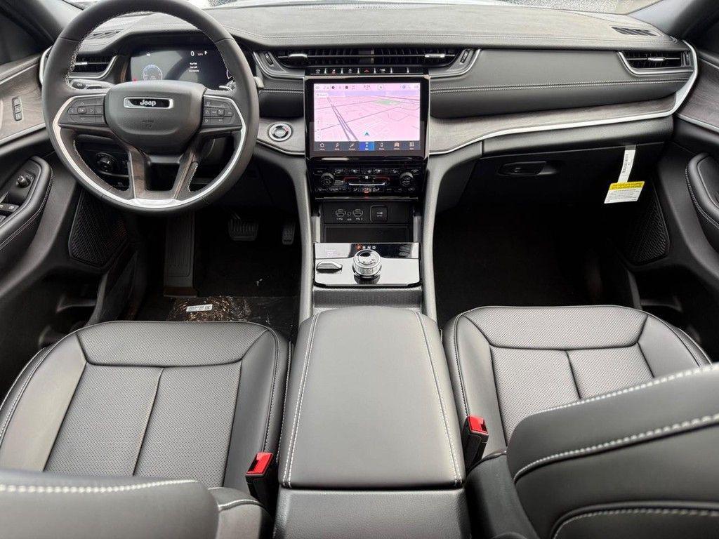 new 2025 Jeep Grand Cherokee L car, priced at $51,042