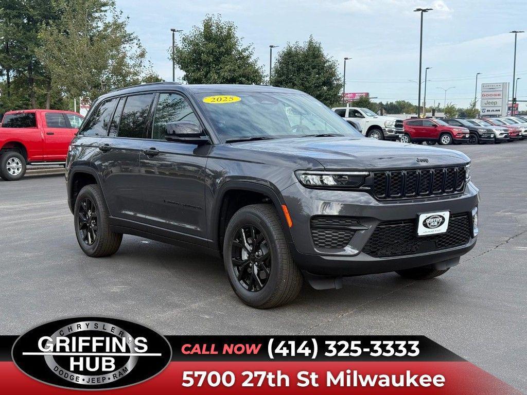 new 2025 Jeep Grand Cherokee car, priced at $42,506