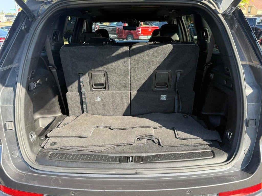 used 2024 Jeep Grand Cherokee L car, priced at $33,649