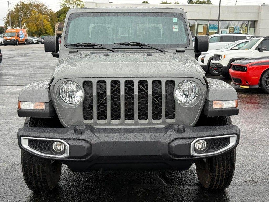used 2021 Jeep Gladiator car, priced at $31,140
