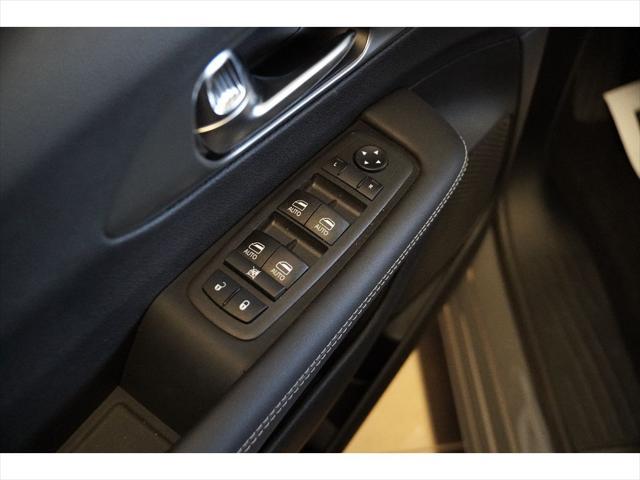 new 2025 Chrysler Pacifica Hybrid car, priced at $53,501