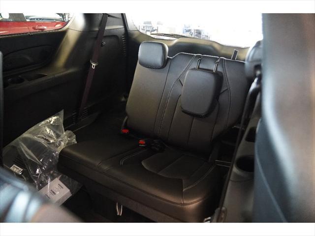 new 2025 Chrysler Pacifica Hybrid car, priced at $53,501