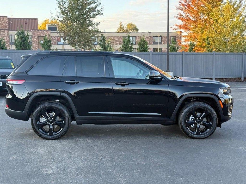 new 2025 Jeep Grand Cherokee car, priced at $44,436