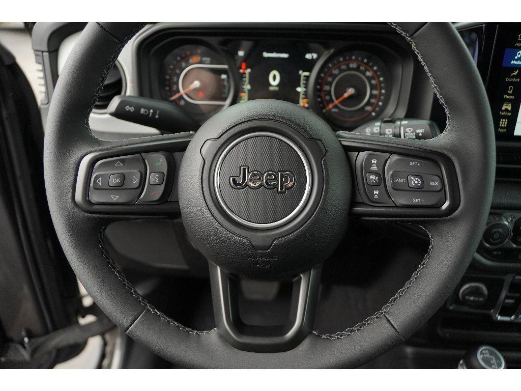 new 2025 Jeep Wrangler car, priced at $47,116