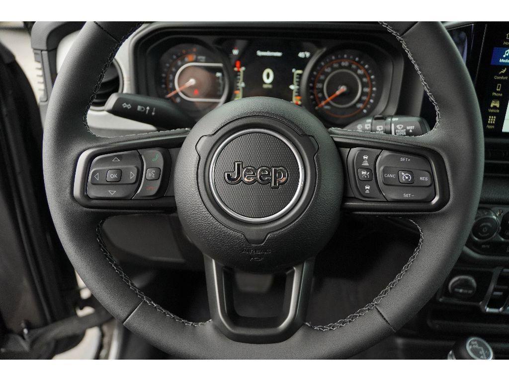 new 2025 Jeep Wrangler car, priced at $48,961