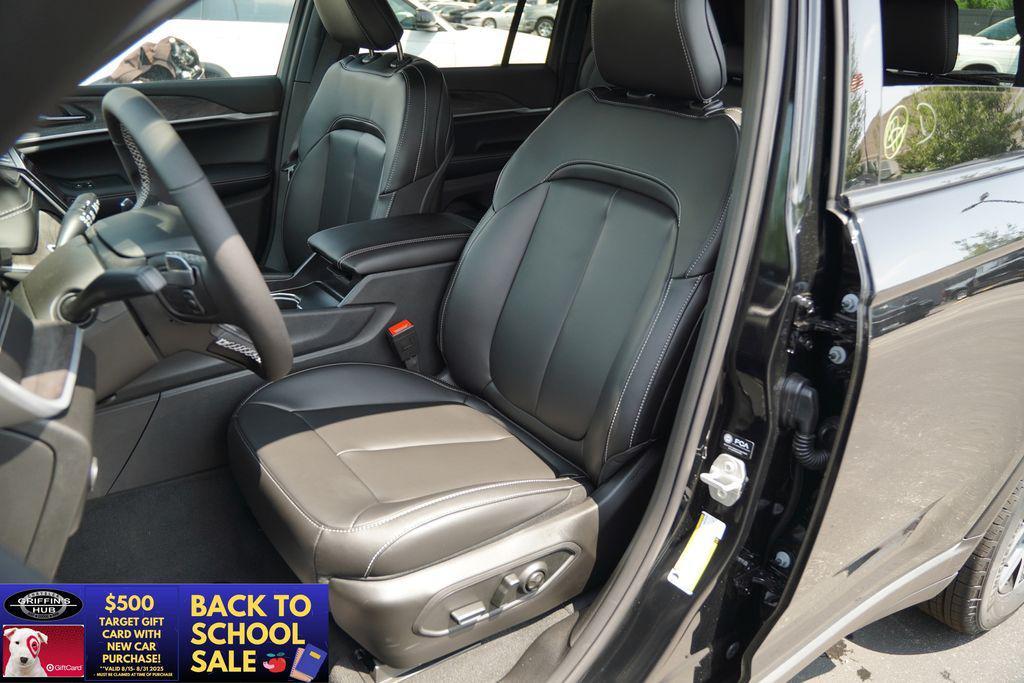 new 2025 Jeep Grand Cherokee car, priced at $42,642