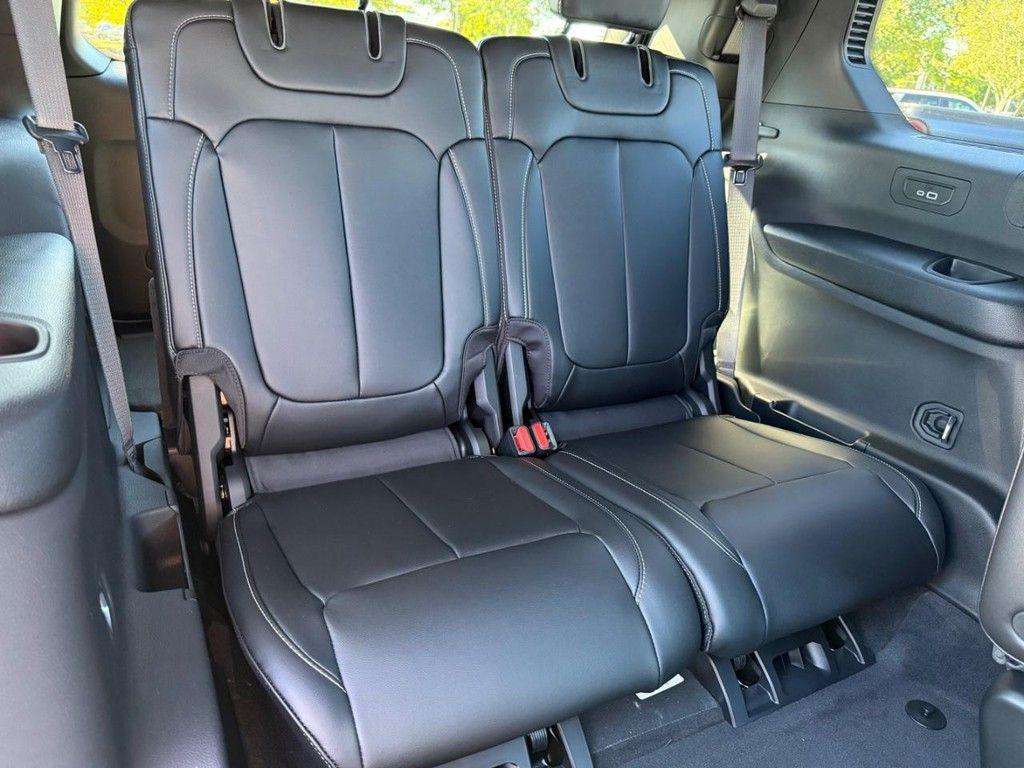 new 2025 Jeep Grand Cherokee L car, priced at $48,497