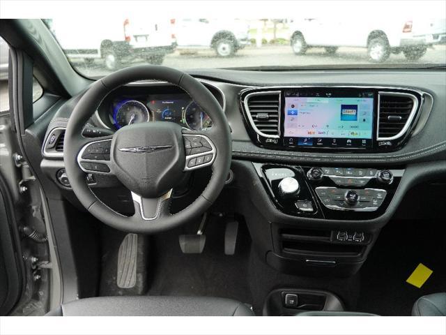 new 2025 Chrysler Pacifica car, priced at $43,527