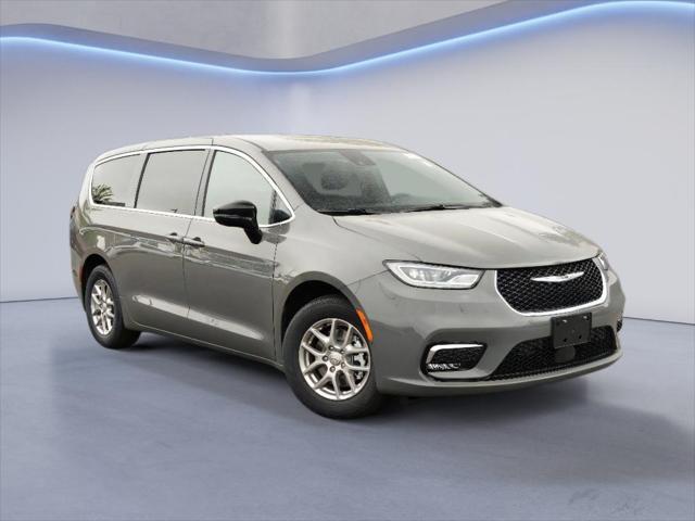 new 2025 Chrysler Pacifica car, priced at $43,527