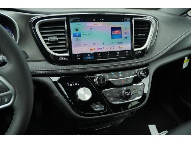 new 2025 Chrysler Pacifica car, priced at $43,527