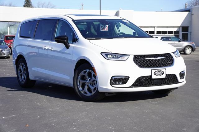 new 2024 Chrysler Pacifica car, priced at $44,687