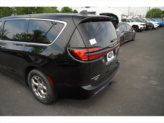 new 2024 Chrysler Pacifica car, priced at $48,259