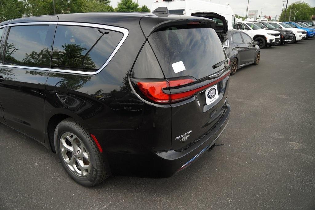 new 2024 Chrysler Pacifica car, priced at $44,259