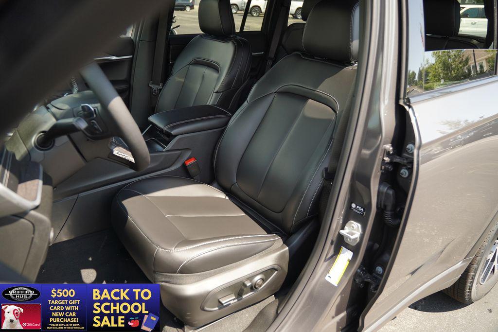 new 2025 Jeep Grand Cherokee car, priced at $42,667