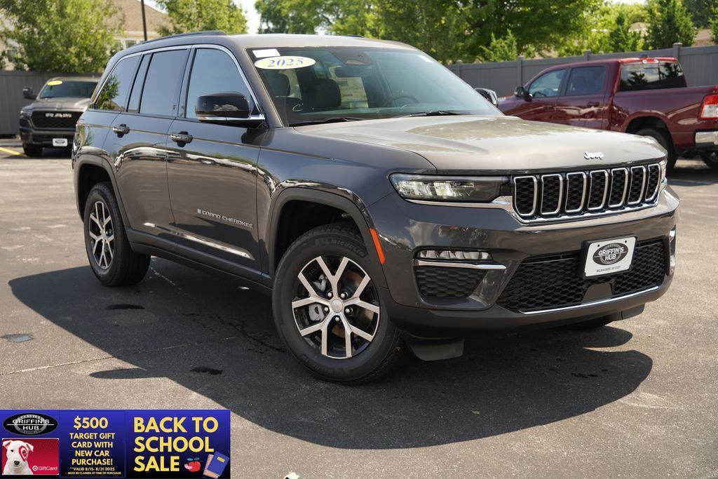new 2025 Jeep Grand Cherokee car, priced at $42,667