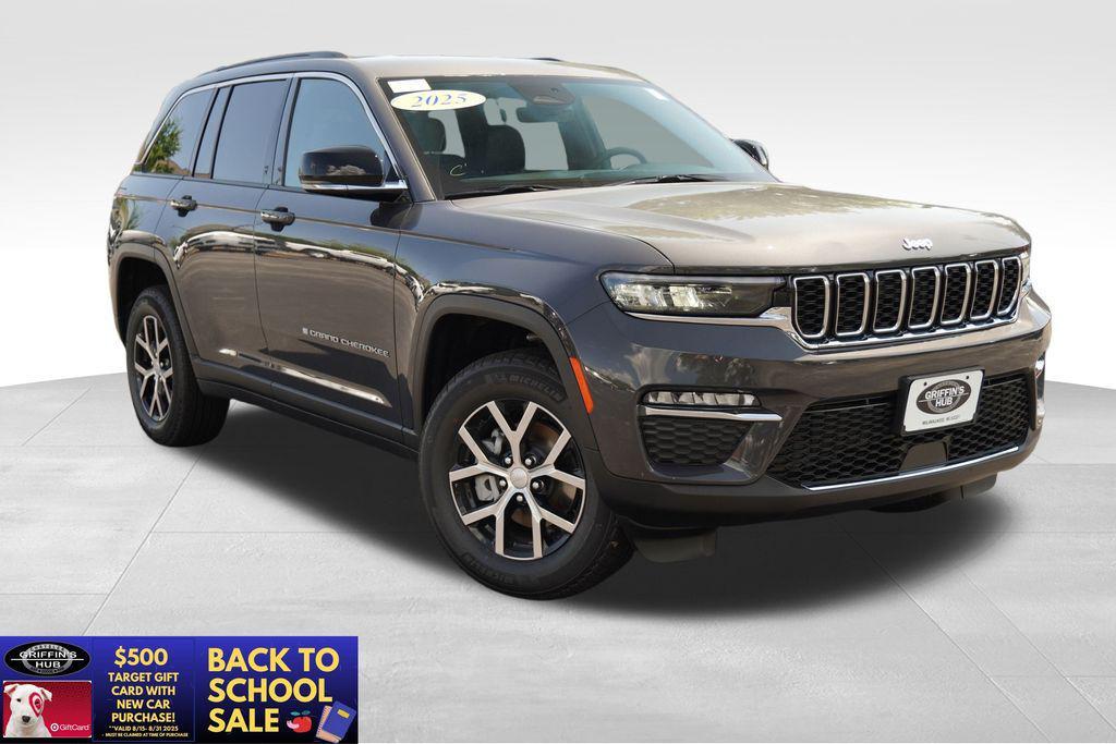new 2025 Jeep Grand Cherokee car, priced at $42,667