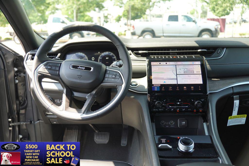 new 2025 Jeep Grand Cherokee car, priced at $42,667
