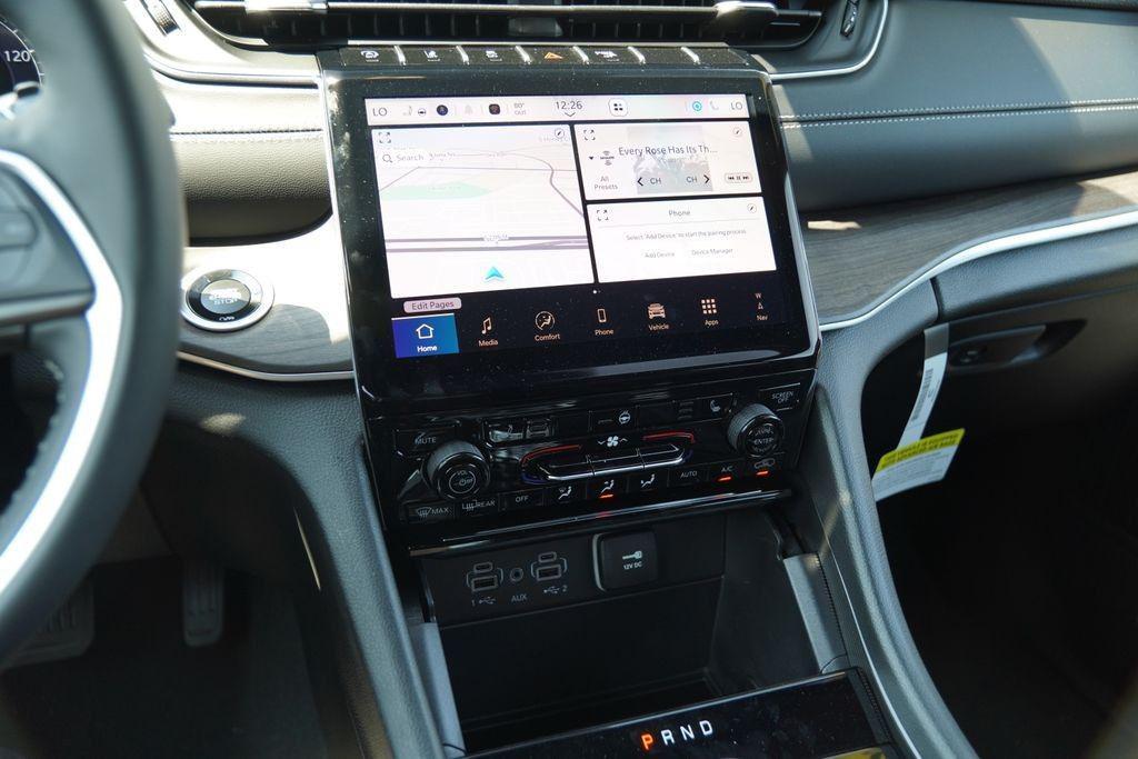 new 2025 Jeep Grand Cherokee car, priced at $43,667