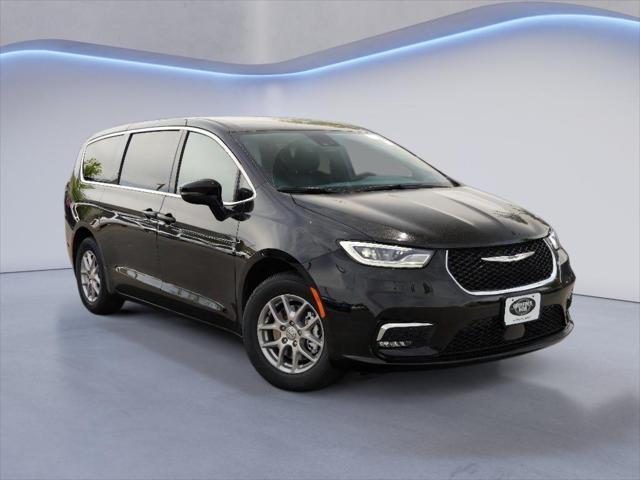 new 2025 Chrysler Pacifica car, priced at $41,252