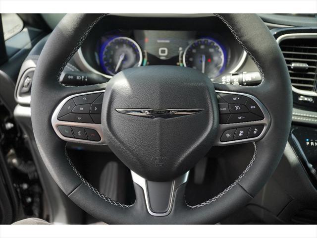 new 2025 Chrysler Pacifica car, priced at $41,252