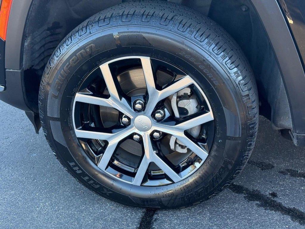 used 2024 Jeep Grand Cherokee L car, priced at $32,648