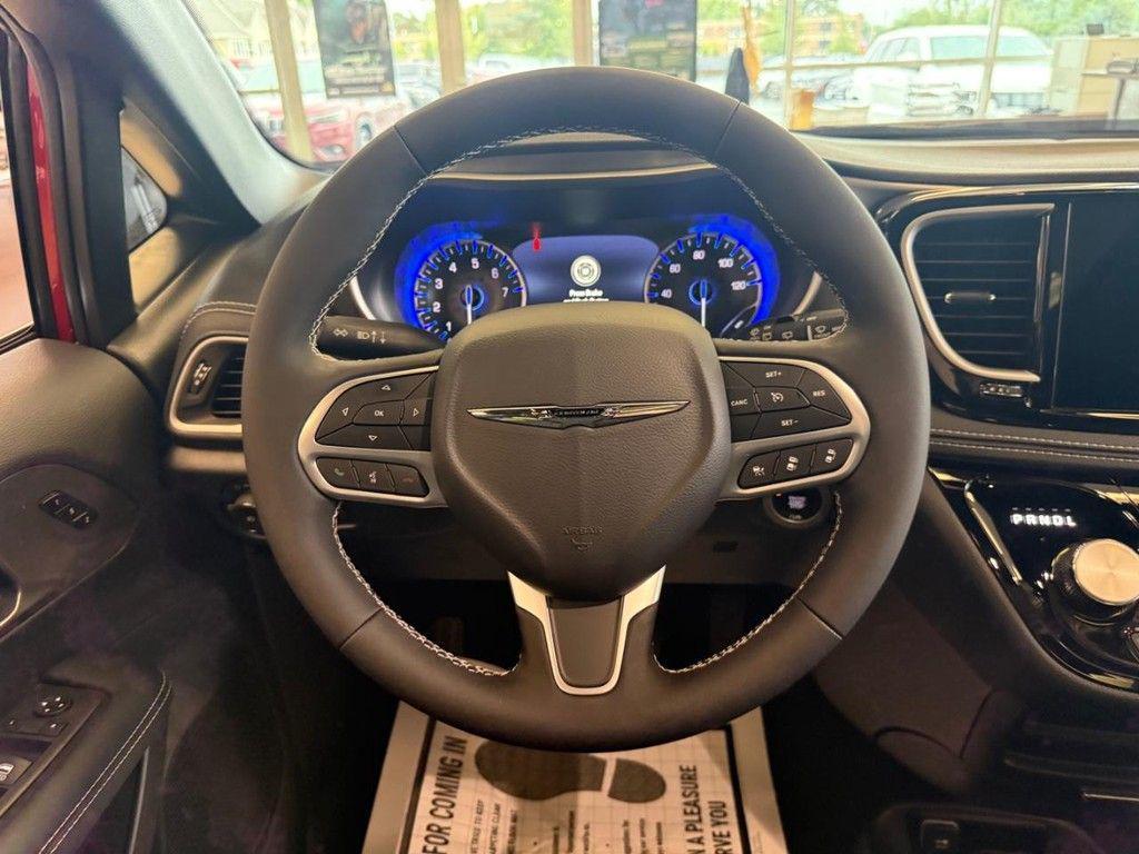 new 2026 Chrysler Pacifica car, priced at $39,909