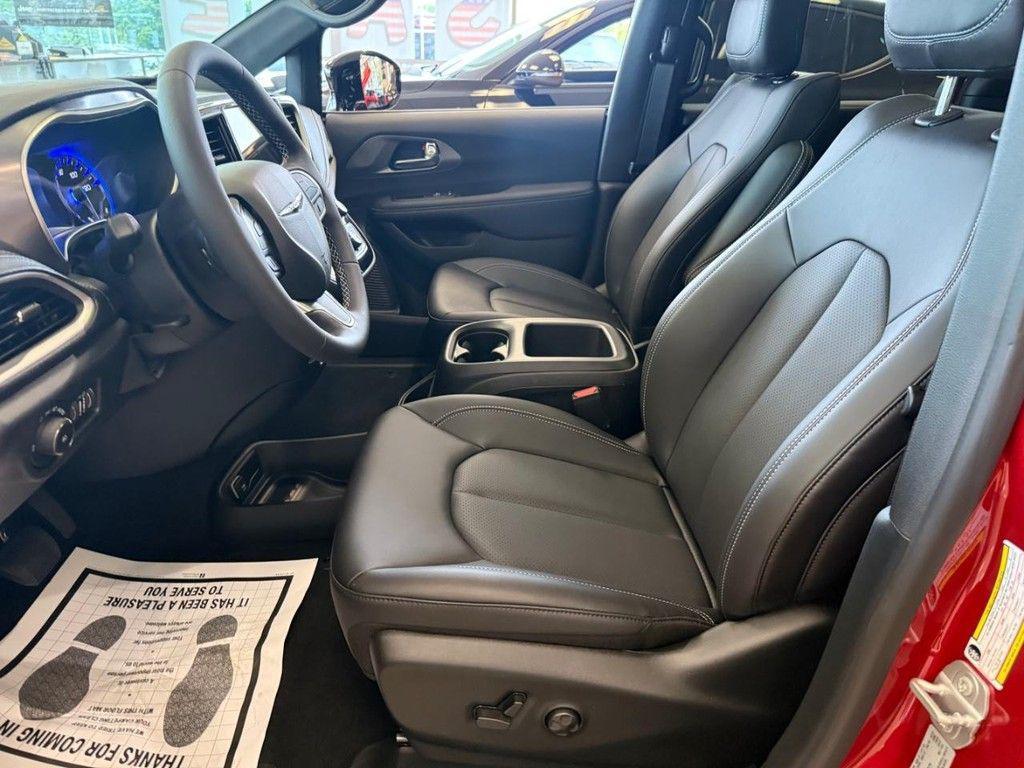 new 2026 Chrysler Pacifica car, priced at $39,909