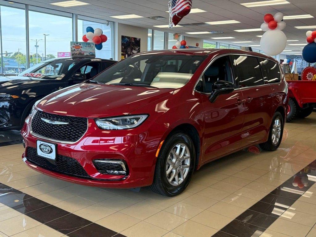 new 2026 Chrysler Pacifica car, priced at $39,909