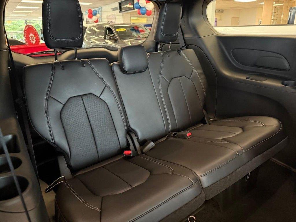 new 2026 Chrysler Pacifica car, priced at $39,909