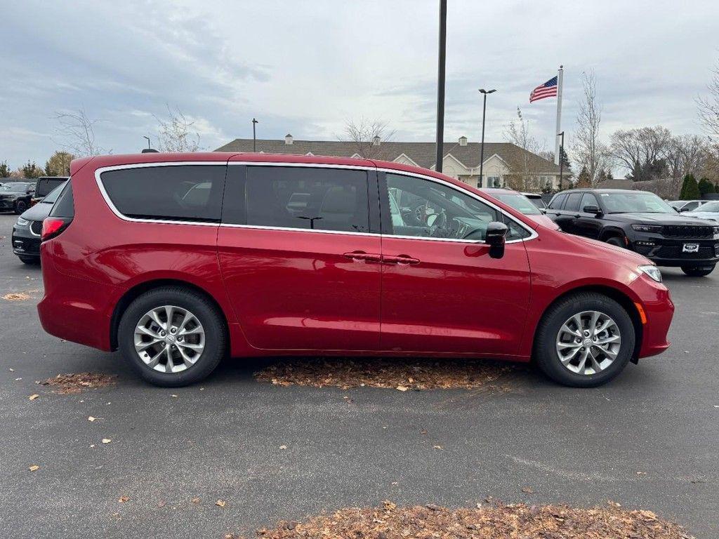 new 2026 Chrysler Pacifica car, priced at $47,156
