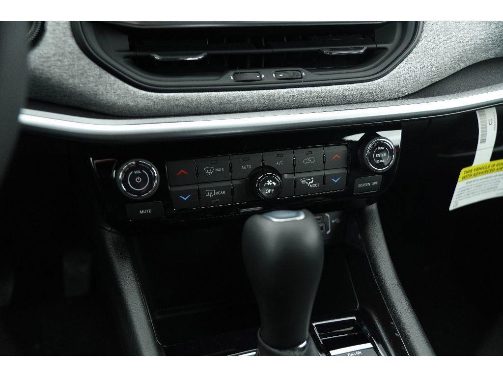 new 2025 Jeep Compass car, priced at $28,339