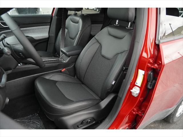 new 2025 Jeep Compass car, priced at $28,035