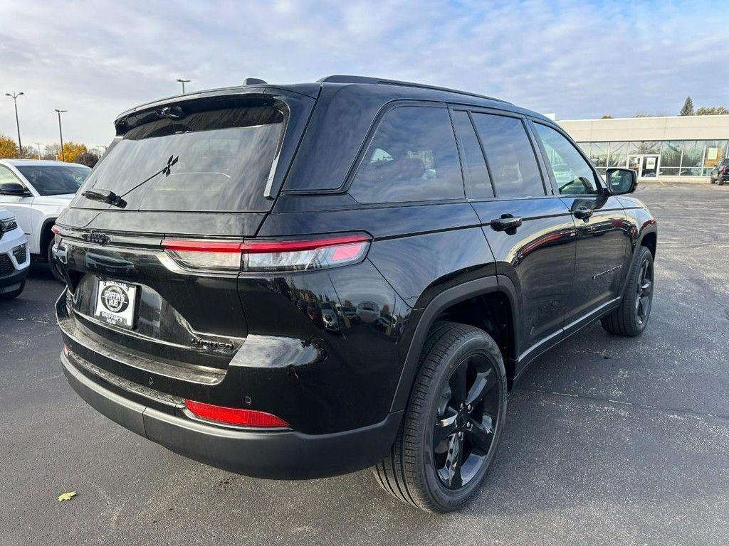 new 2025 Jeep Grand Cherokee car, priced at $49,871