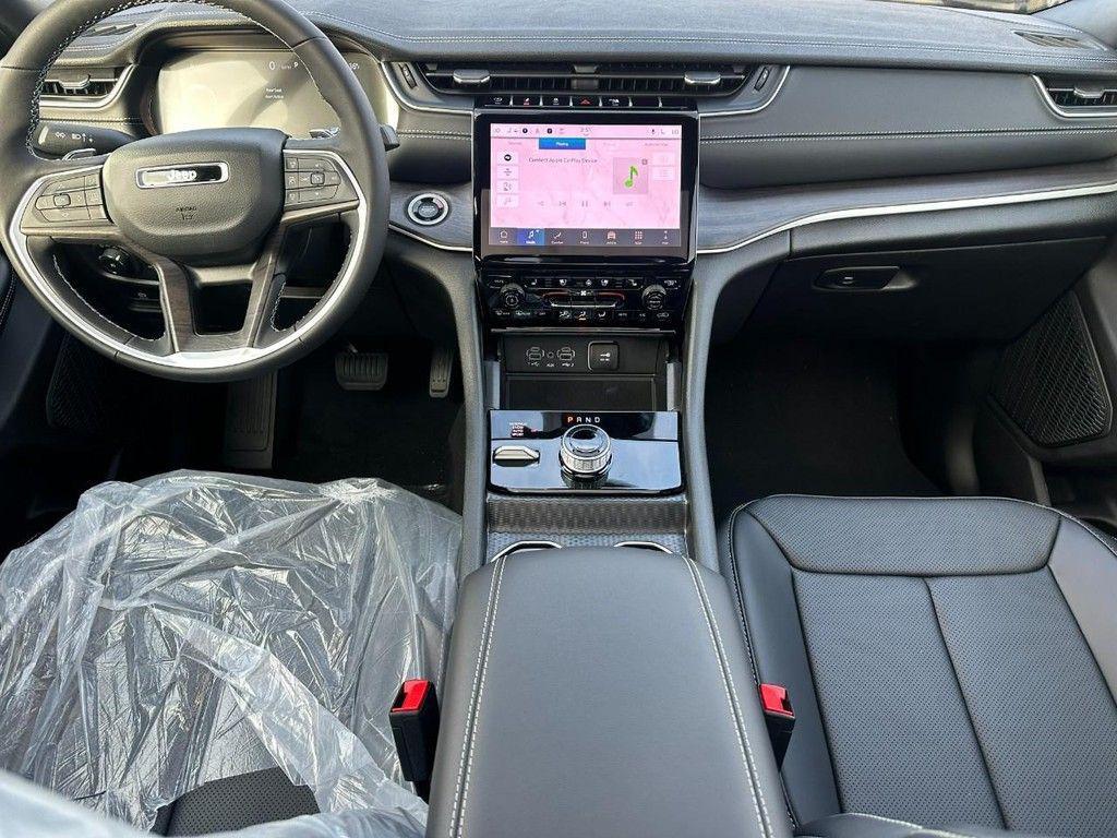 new 2025 Jeep Grand Cherokee car, priced at $49,871