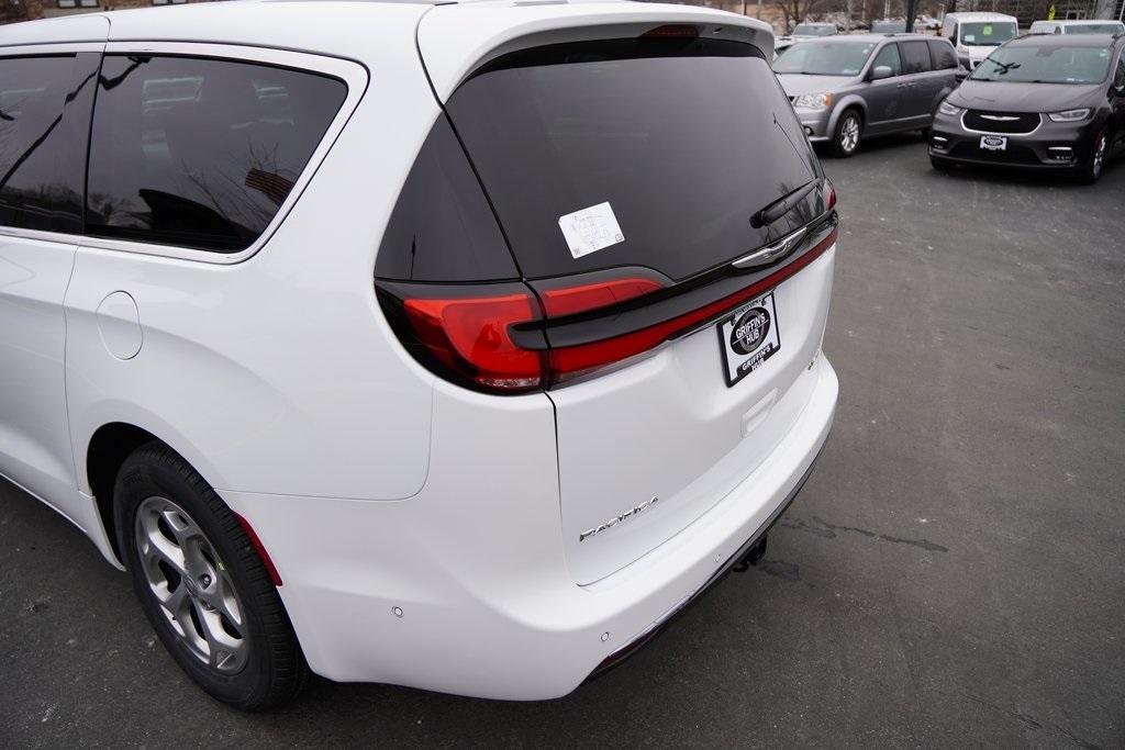 new 2024 Chrysler Pacifica car, priced at $49,439