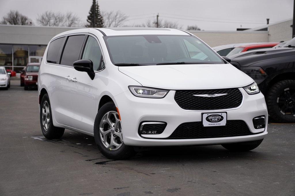 new 2024 Chrysler Pacifica car, priced at $49,439