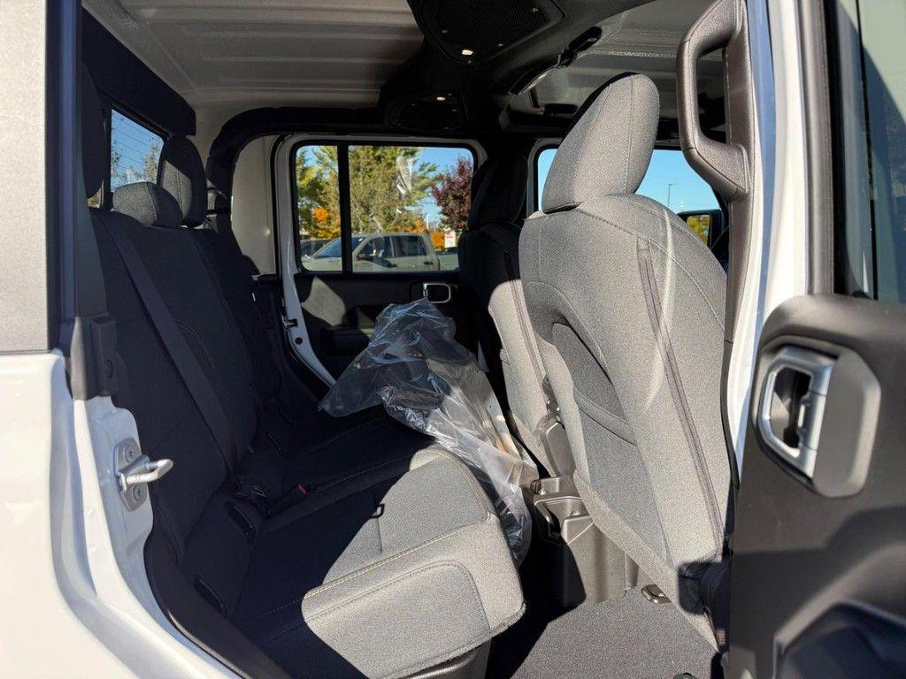 new 2026 Jeep Gladiator car, priced at $46,987