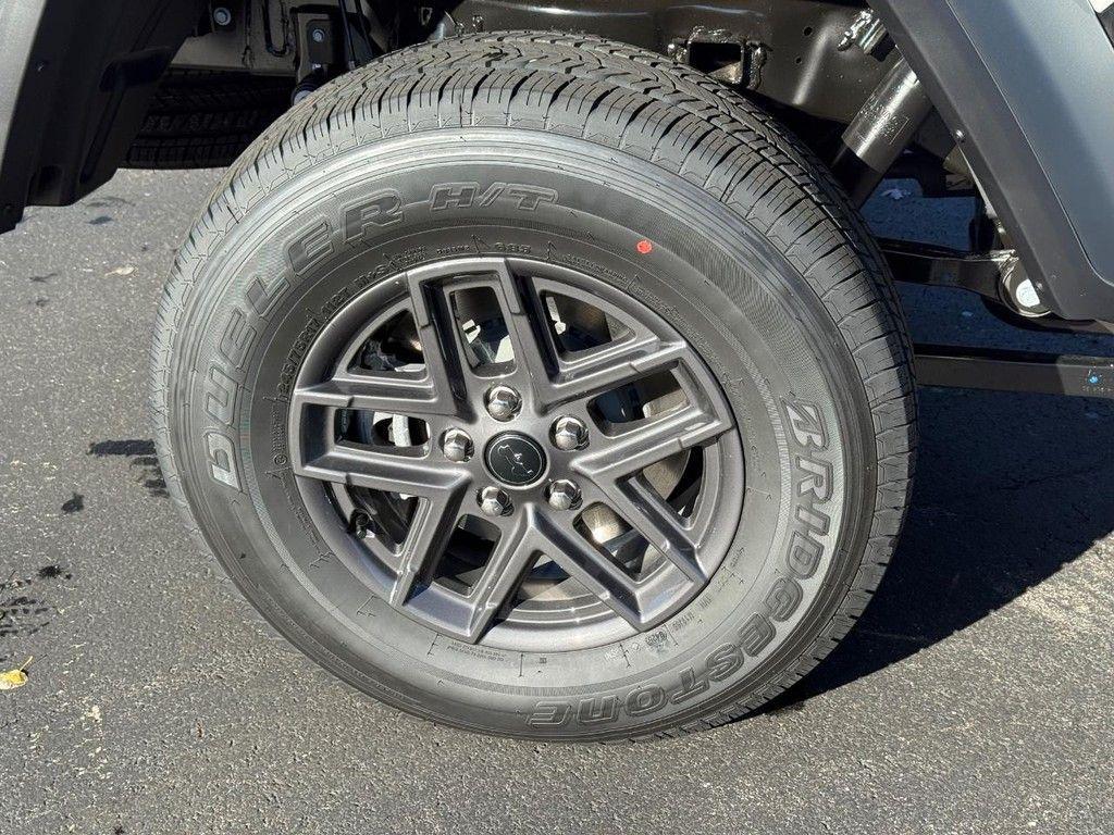 new 2026 Jeep Gladiator car, priced at $46,987