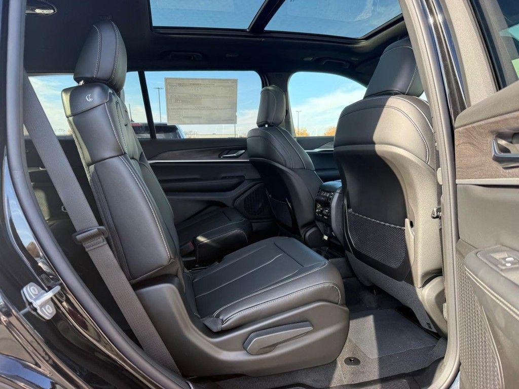 new 2025 Jeep Grand Cherokee L car, priced at $46,992