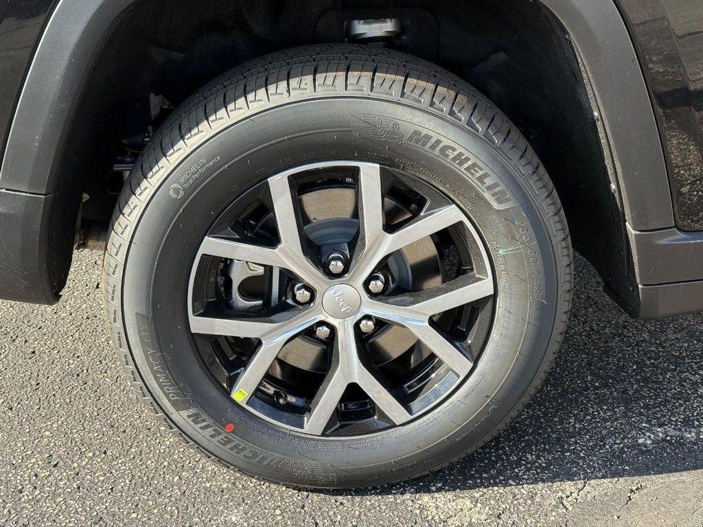 new 2025 Jeep Grand Cherokee L car, priced at $46,992