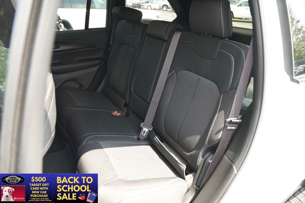 new 2025 Jeep Grand Cherokee car, priced at $35,706