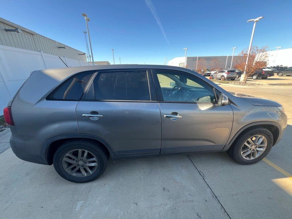 used 2015 Kia Sorento car, priced at $6,000