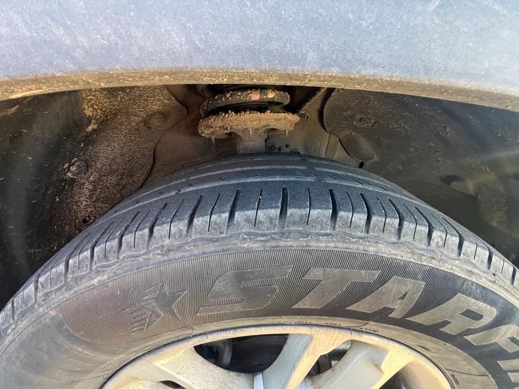 used 2015 Kia Sorento car, priced at $6,000